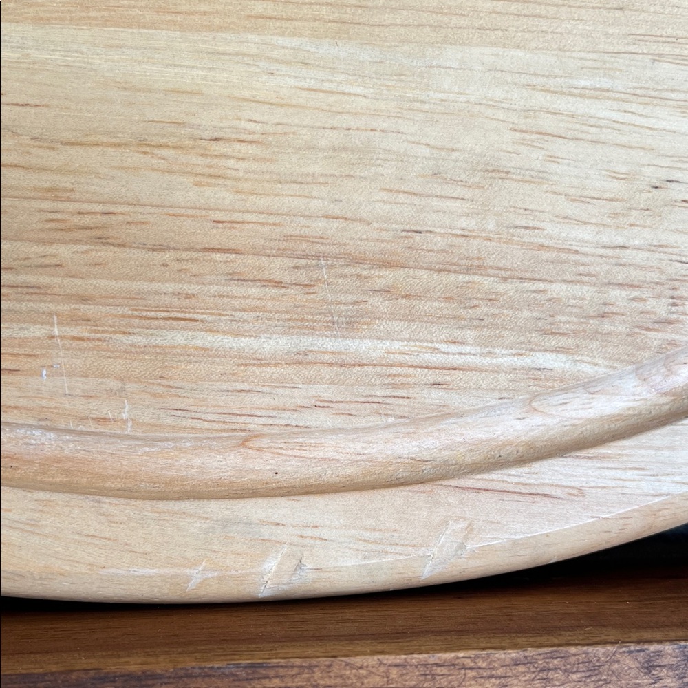 Rooster-Shaped Serving & Cutting Board in Natural Wood with Pewter Accents - Picture 8 of 9